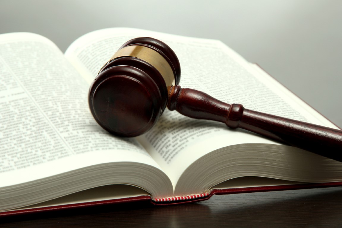 Parlamentul României lovește în controlul judecătoresc asupra administrației și în statul de drept